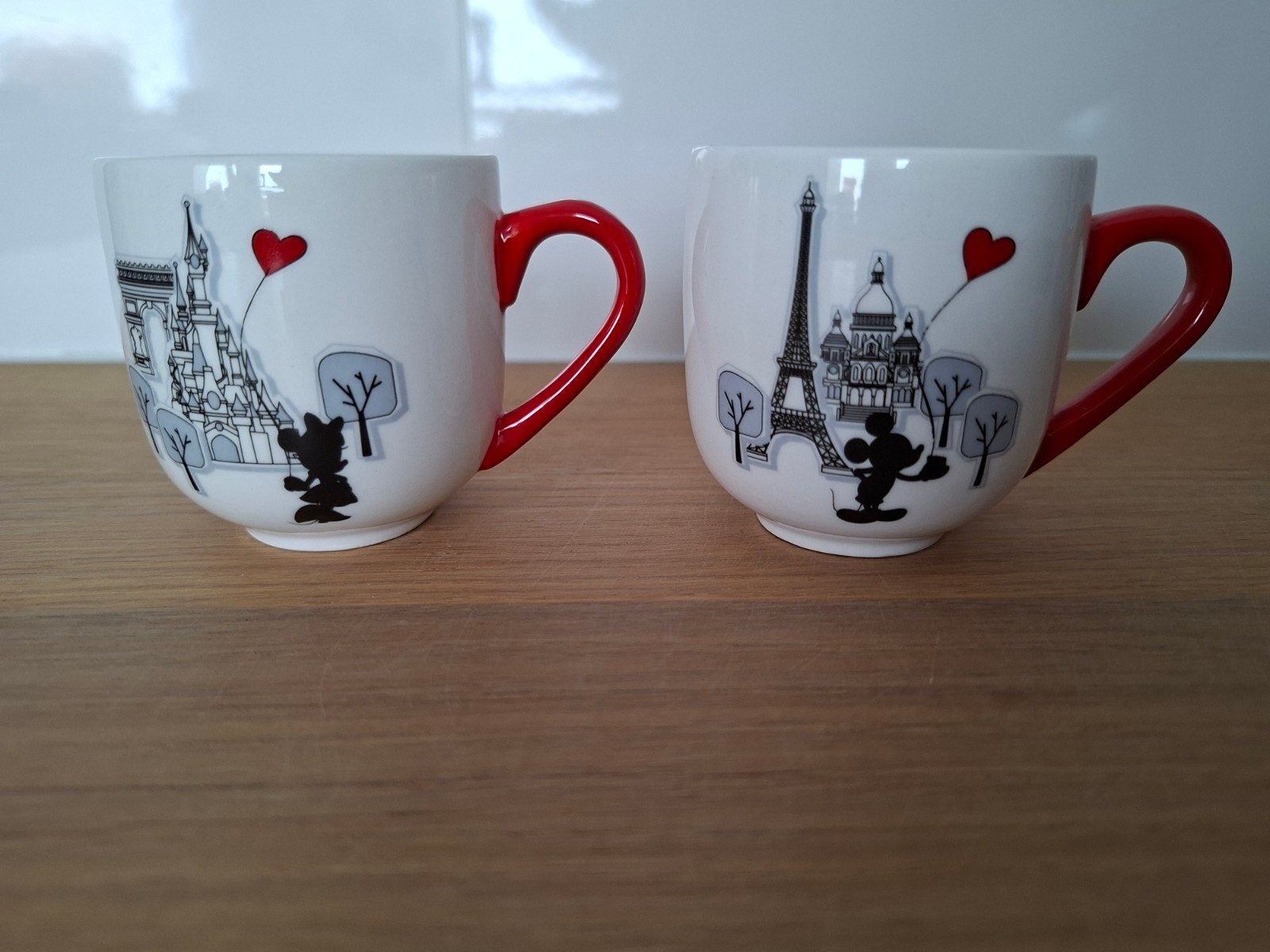 Origineel Disneyland Parijs Paris koffiekopjes Mickey Minnie, Ophalen of Verzenden, Mickey Mouse, Zo goed als nieuw, Servies