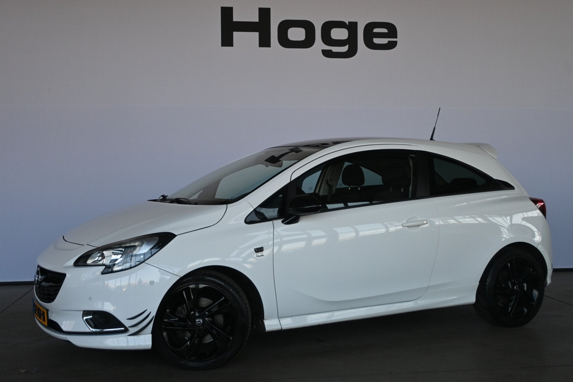 Opel Corsa 1.0 Turbo Color Edition OPC Line Airco Cruise Con, Gebruikt, Met garantie (alle), 116 pk, Origineel Nederlands