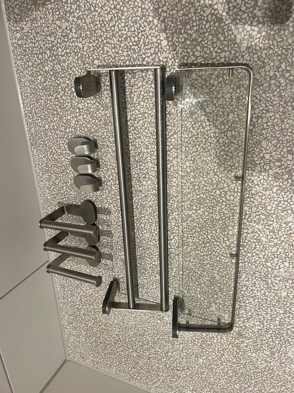 Ikea Beogrund, 3 haken, 3 toiletrolhouder, plank, handdoek, Ophalen, Gebruikt, Zilver