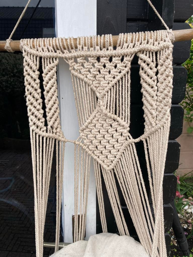 Macramé kattenmand, Ophalen