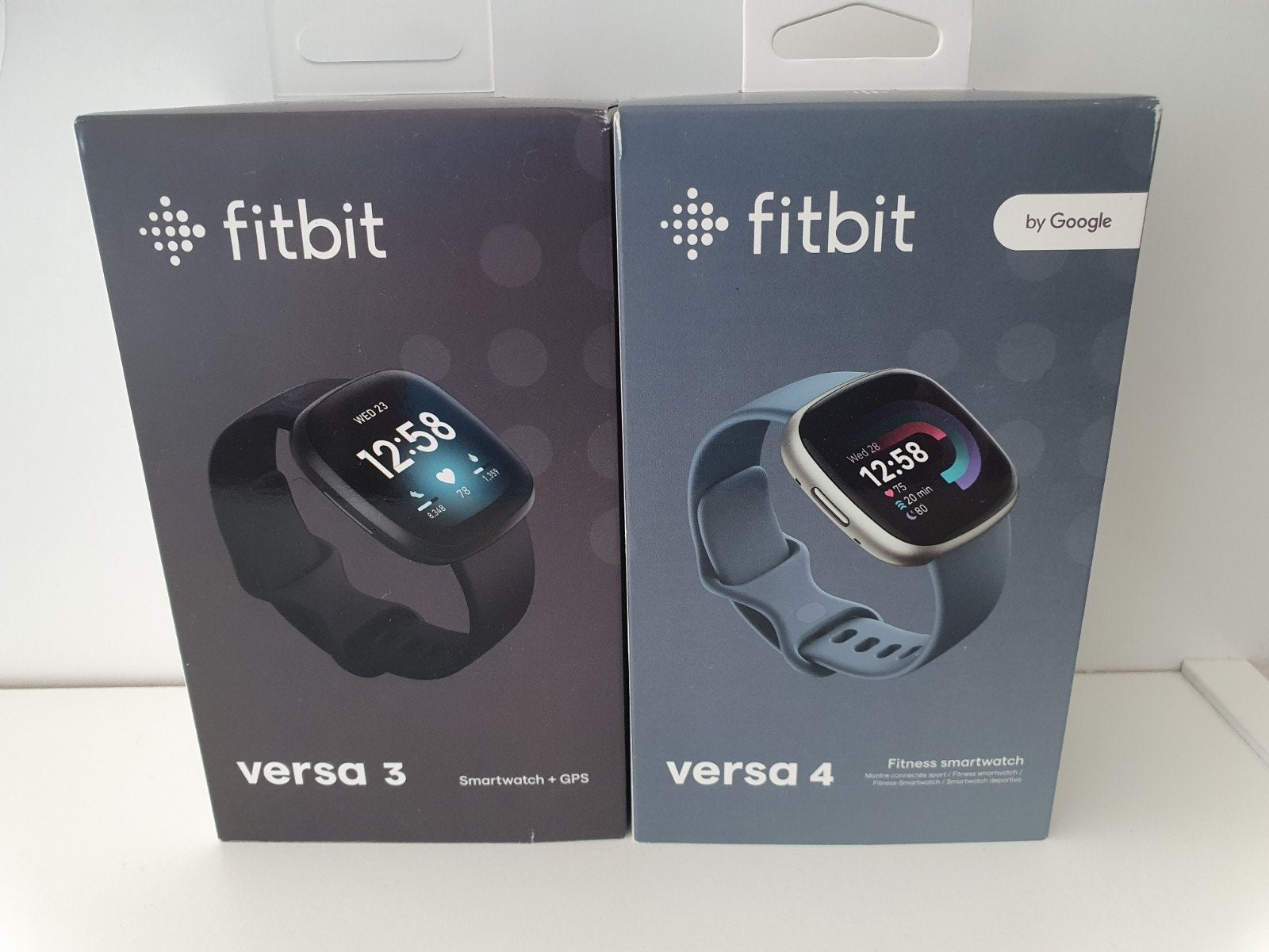 Fitbit Versa 3 bandje & box + Versa 4 charger, bandje en box, Ophalen of Verzenden