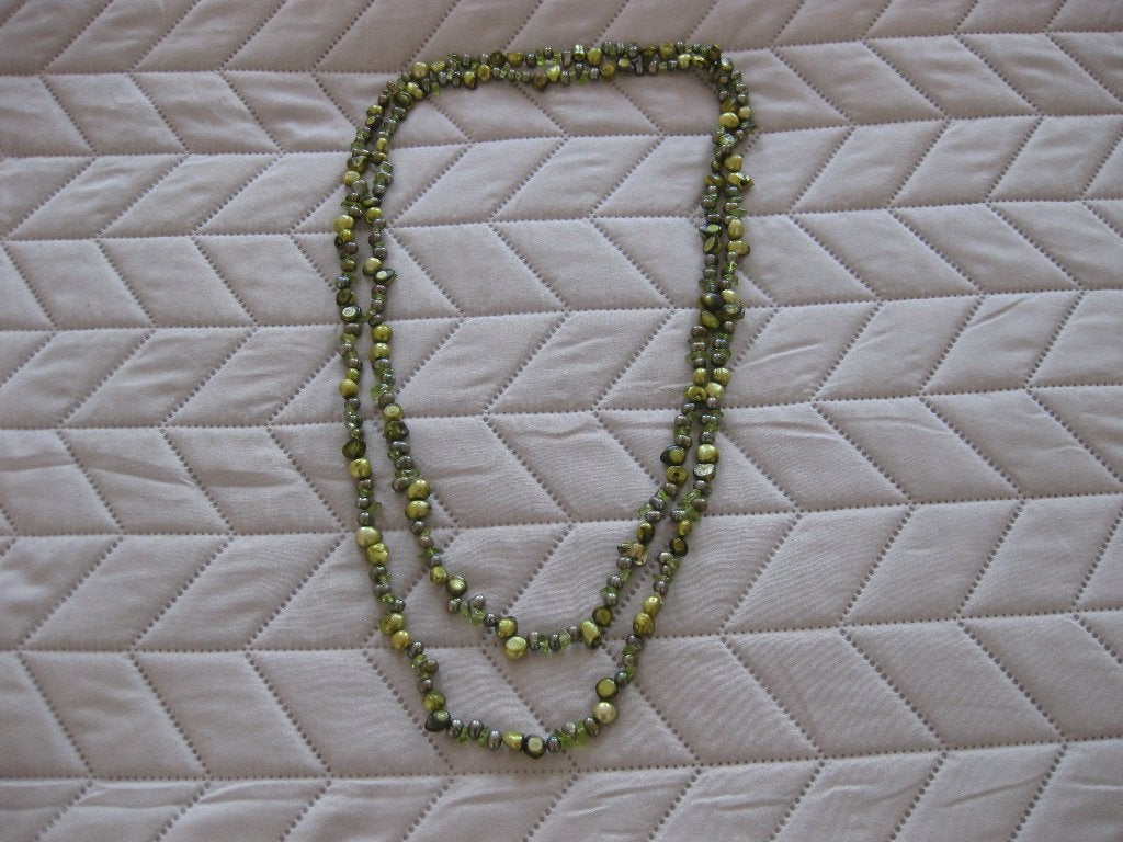 Parelketting olijfgroen, Sieraden, Tassen en Uiterlijk, Kettingen, Overige kleuren, Nieuw, Ophalen of Verzenden, Steen of Mineraal