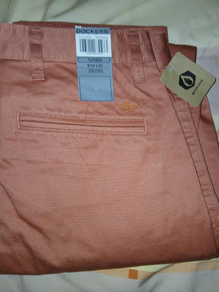 Dockers broeken khaki W30 L32, Kleding | Heren, Broeken en Pantalons, Ophalen of Verzenden