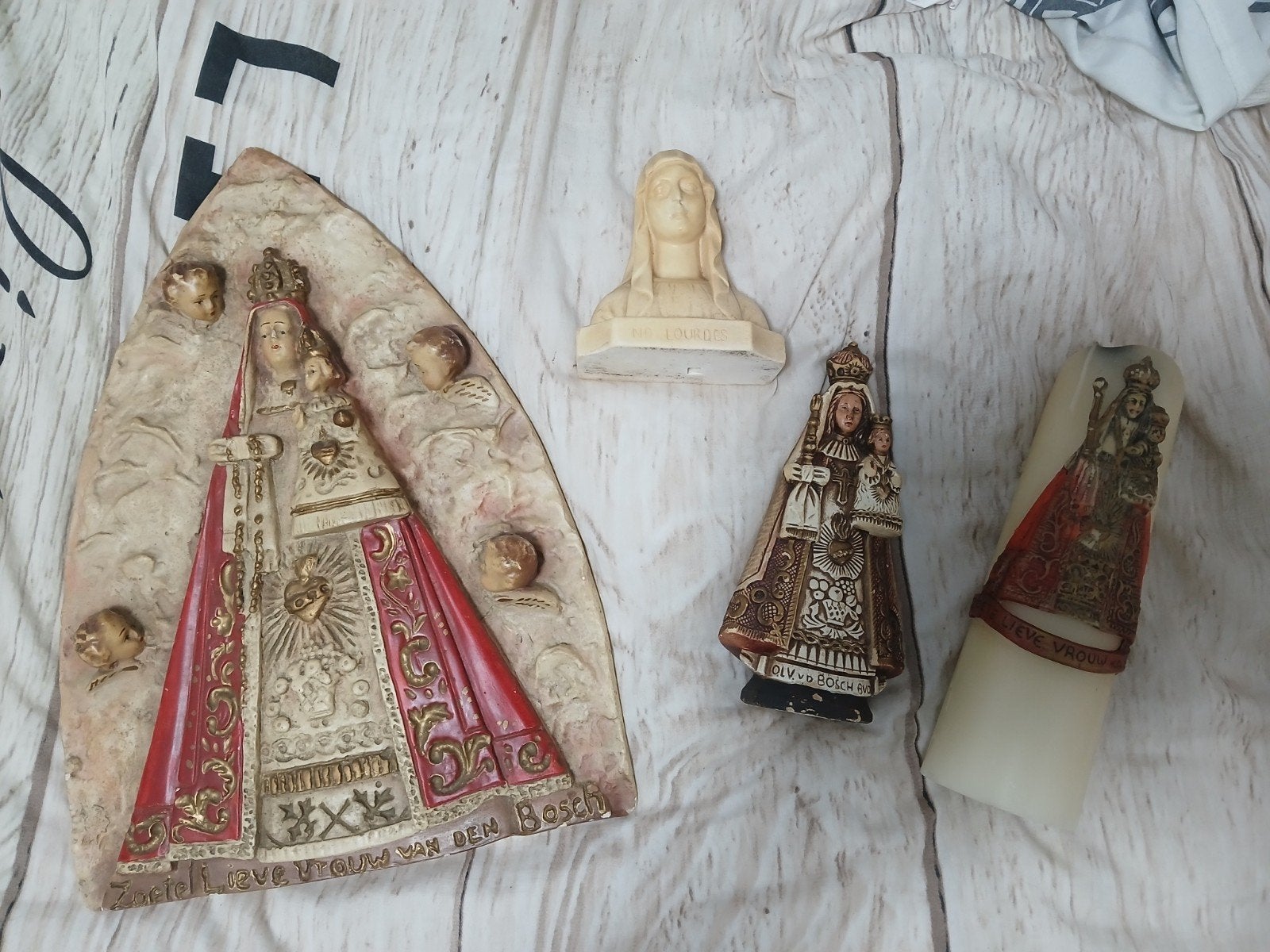 Pakket religieuze beelden en kaars, Ophalen, Gebruikt