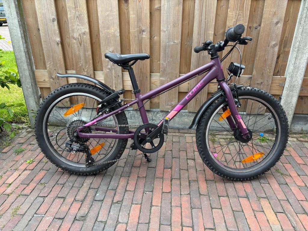 Cube kinderfiets 20 inch paars, Ophalen, Zo goed als nieuw, 20 inch of meer, Cube