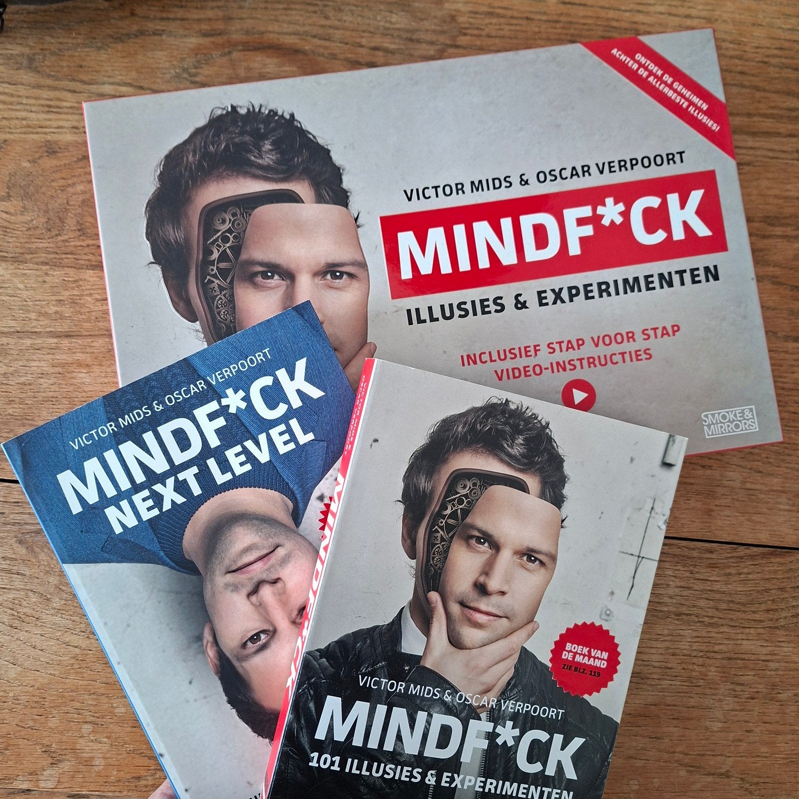 Mindf*ck Set! Illusies & Experimenten + 2 Mindf*ck Boeken, Victor Mids & Oscar Verpoort, Ophalen of Verzenden, Zo goed als nieuw