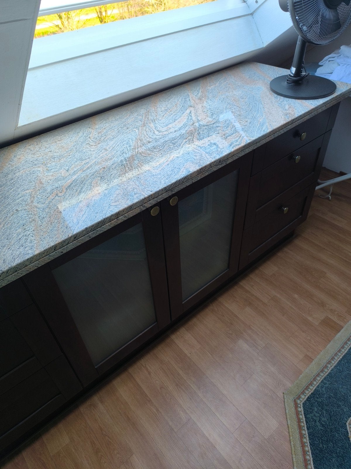 dressoir met marmer blad, Ophalen, Zo goed als nieuw