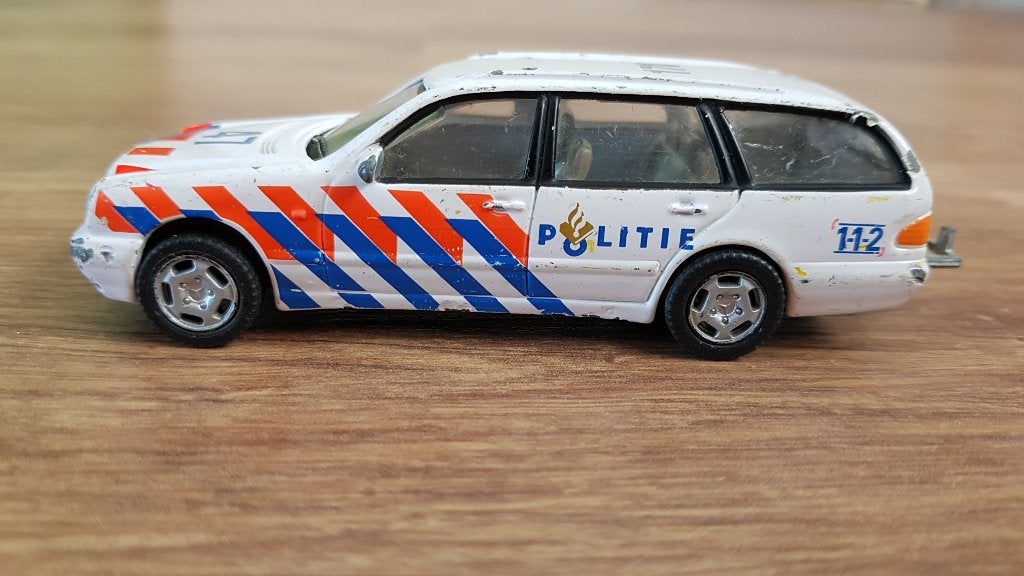 Mercedes-Benz E-klasse 300T W210 Modelauto Politieuitvoering, Hobby en Vrije tijd, Ophalen of Verzenden, Gebruikt, Auto