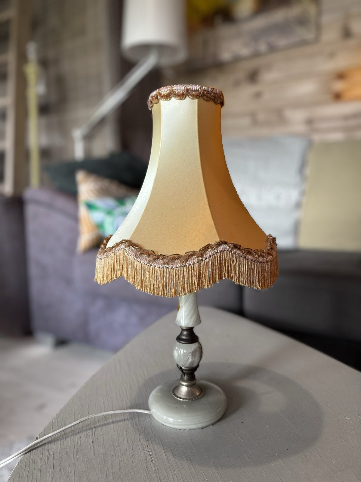 Vintage tafellamp met onyx voet en stoffen kap, Ophalen of Verzenden