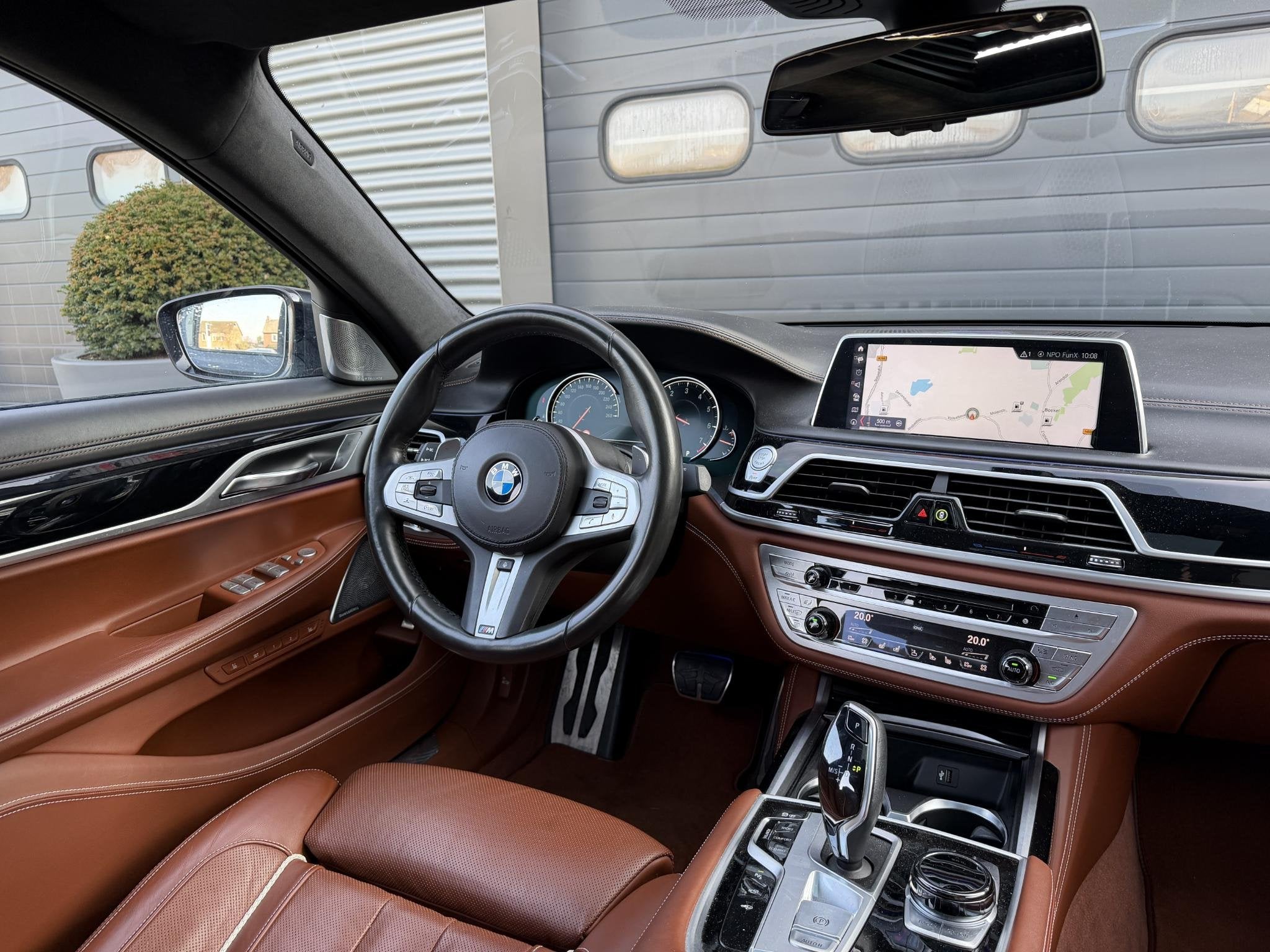 BMW 7-serie 750i xDrive High Executive M-Sport | Panoramadak, Auto's, Automaat, Gebruikt, 4395 cc, Bedrijf