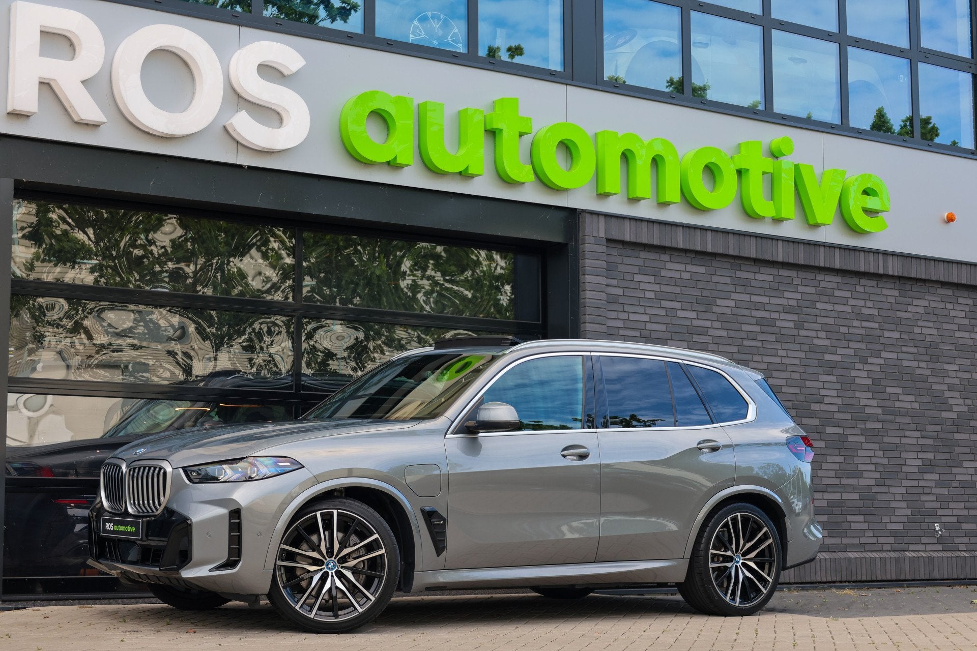 BMW X5 xDrive50e | BTW | SKYLOUNGE | 22 INCH | COMFORTSTOELE, Auto's, Gebruikt, 2395 kg, Bedrijf, 489 pk