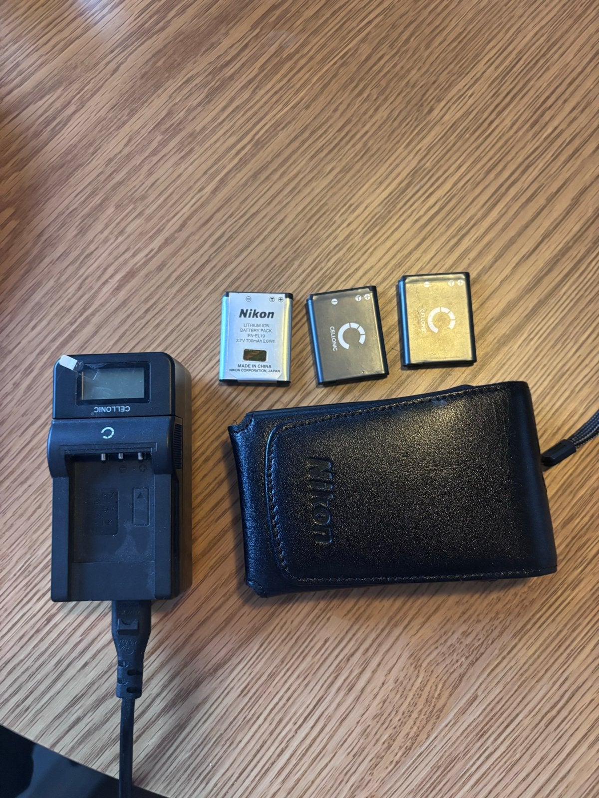 Nikon Coolpix S2700 - Zo goed als nieuw met oplader, Audio, Tv en Foto, Fotocamera's Digitaal, Oplader, Ophalen of Verzenden, Zo goed als nieuw