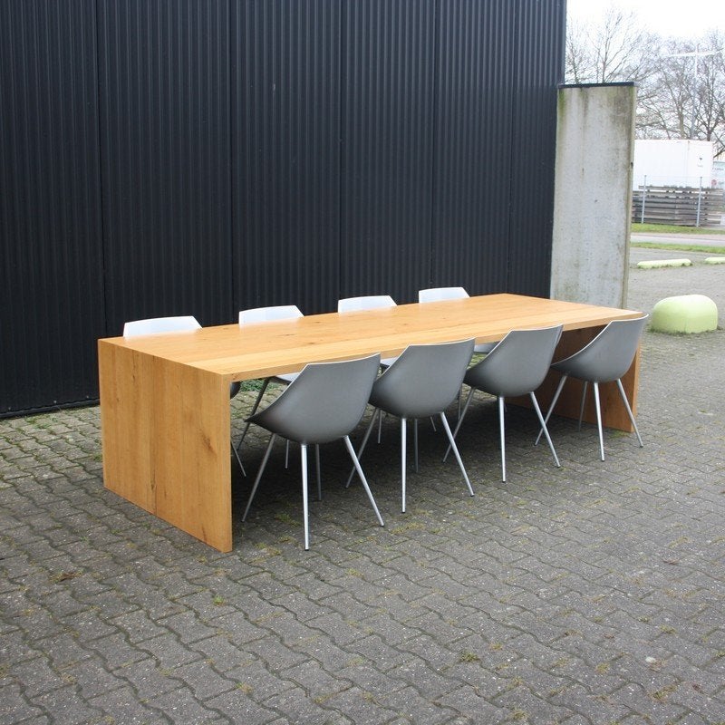 Grote massief eiken tafels van Vos Maupertuus. 300 x 110cm, Huis en Inrichting, Ophalen, Gebruikt, Vos Maupertuus, 200 cm of meer