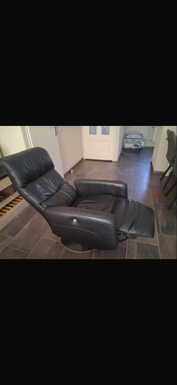 Zwarte leren relaxfauteuil - Comfortabel en verstelbaar, Huis en Inrichting, Fauteuils, Ophalen of Verzenden, Gebruikt, Leer, 75 tot 100 cm