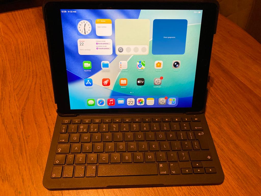 Apple iPad (8th generation) 32GB + toetsenbord optie, Computers en Software, Apple iPads, Gebruikt, Apple iPad, 10 inch, 32 GB