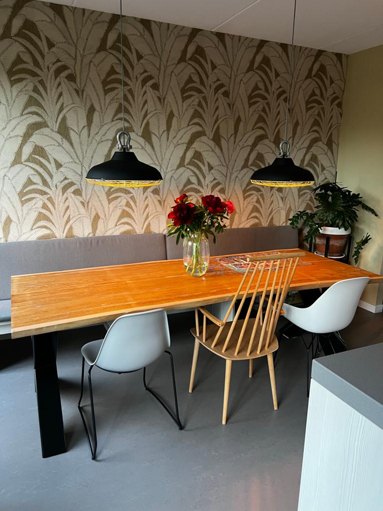 Massief eikenhouten boomstamtafel 240x97x4cm, Huis en Inrichting, Tafels | Eettafels, Gebruikt, Eikenhout, 200 cm of meer, Vijf personen of meer