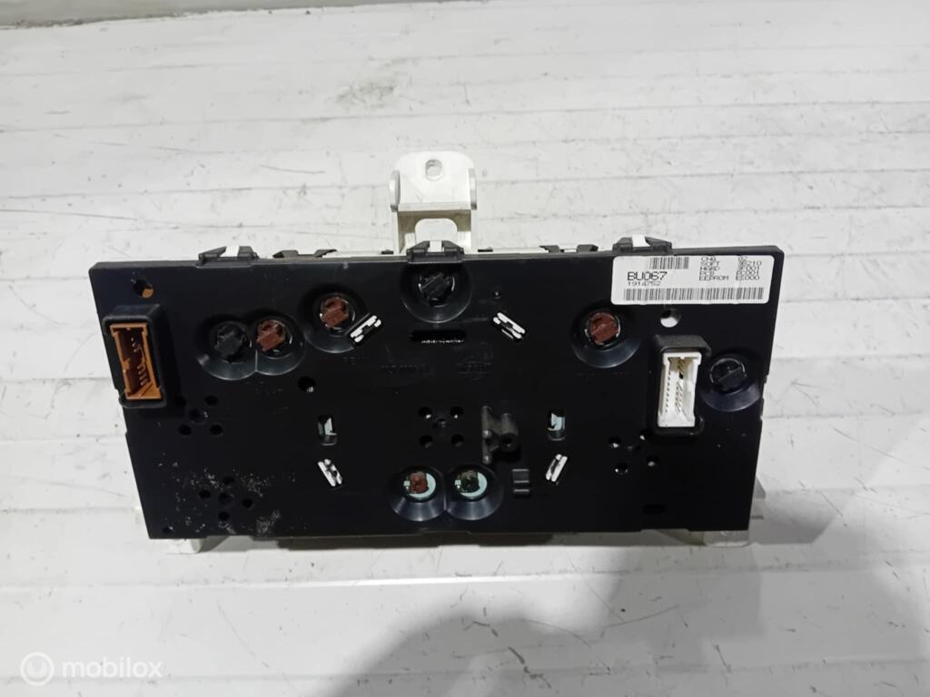 Tellerklok Nissan Tino 24810BU067, Gebruikt, Ophalen of Verzenden