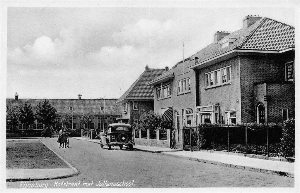703-479-017 Rijnsburg-Hofstraat met Julianaschool, Verzenden, Voor 1920, Zuid-Holland