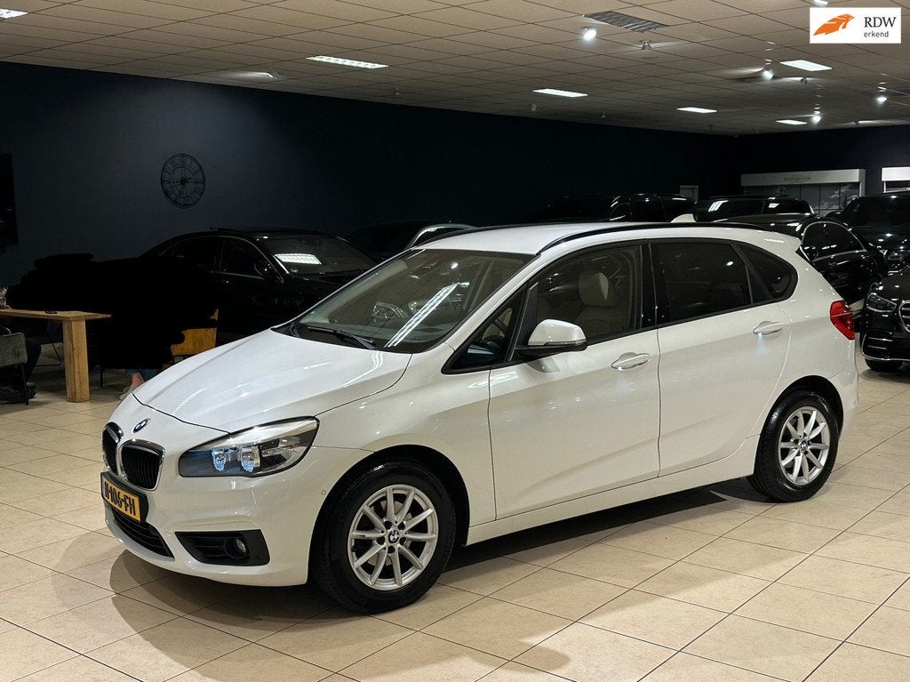 BMW 2-serie Active Tourer 216i High Exe|HUD|LEDER|CAMERA|Top, Voorwielaandrijving, Gebruikt, Wit, Bedrijf