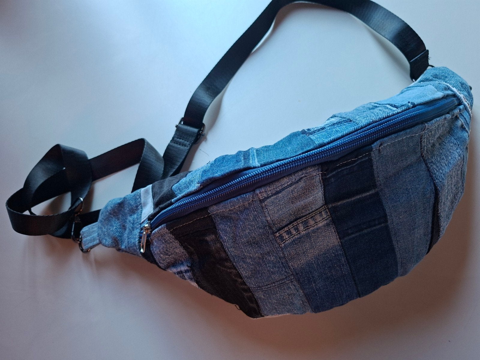 Unieke Handgemaakte Upcycle Denim Crossbody Festivaltas, Sieraden, Tassen en Uiterlijk, Tassen | Damestassen, Ophalen of Verzenden
