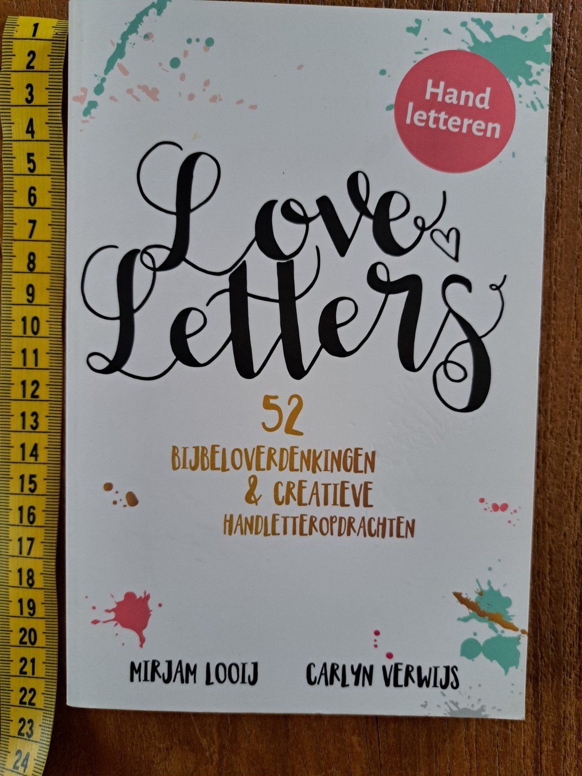 BOEK LOVE LETTERS HANDLETTER OPDRACHTEN CREATIEVE BIJBEL, Ophalen of Verzenden, Nieuw