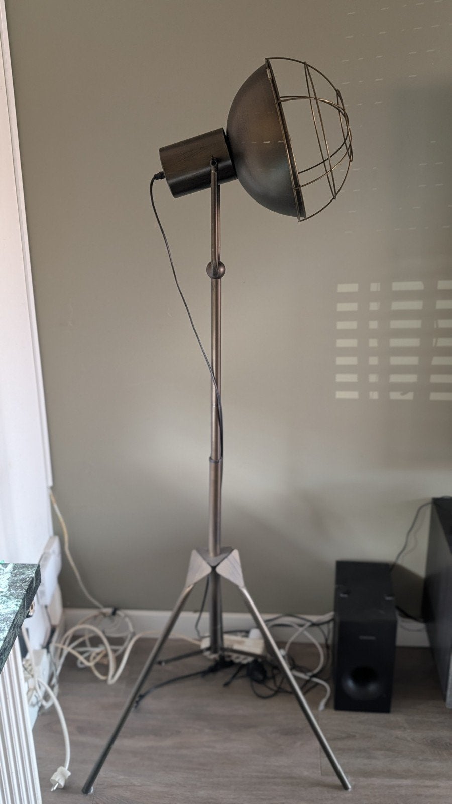 Industriële staande lamp - Stoer en functioneel design, Ophalen, Gebruikt, E27 (groot), Metaal