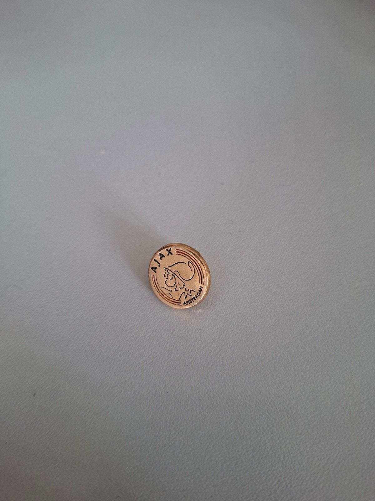 Ajax Amsterdam Speldje/Pin - Zo goed als nieuw, Ophalen of Verzenden, Zo goed als nieuw, Sport, Speldje of Pin