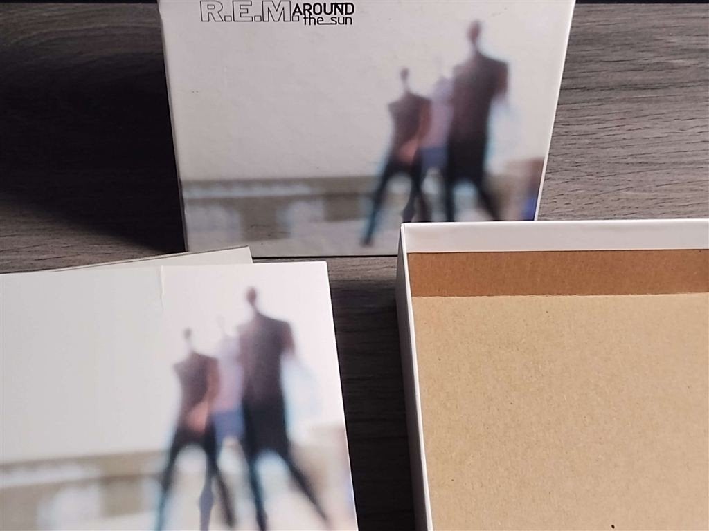 R.E.M. – Around The Sun [Box Set USA], Cd's en Dvd's, Ophalen of Verzenden, Zo goed als nieuw, Poprock