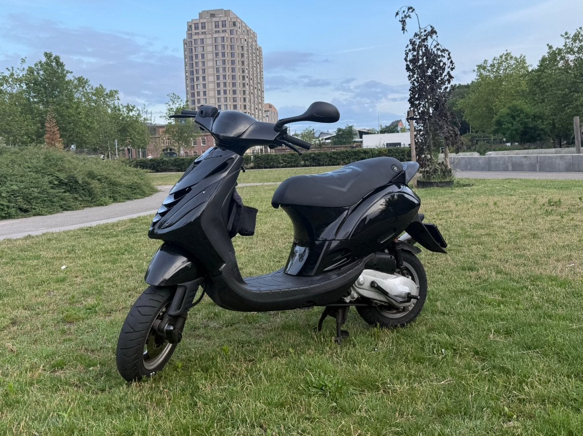 Piaggio Zip 2t, Fietsen en Brommers, Scooters | Overige merken, Gebruikt, Tweetakt, Ophalen