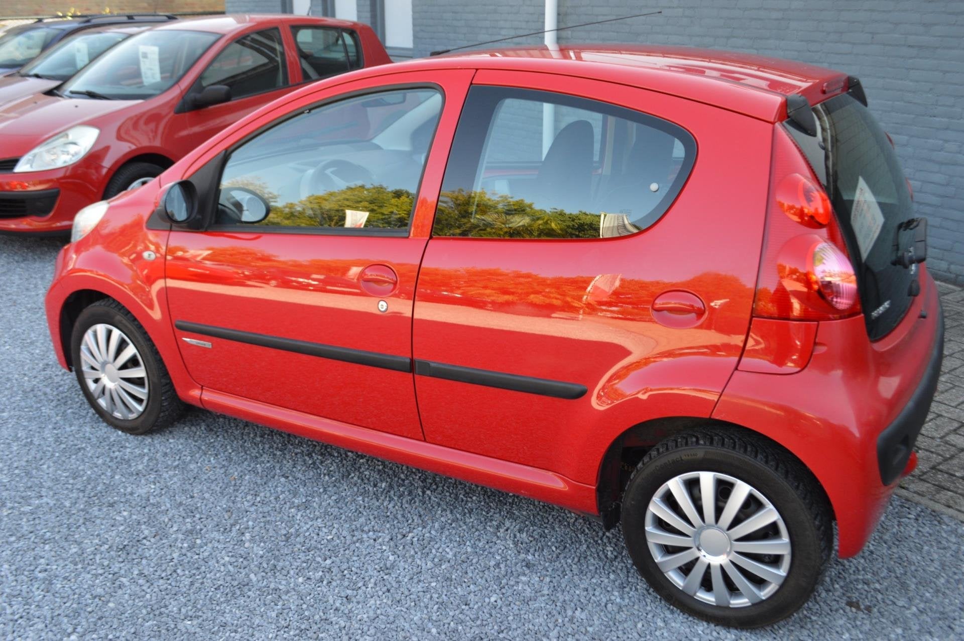 Peugeot 107 1.0-12V XS Stuurbekrachtiging 1 Jaar Garantie, Voorwielaandrijving, Stof, Gebruikt, 4 stoelen