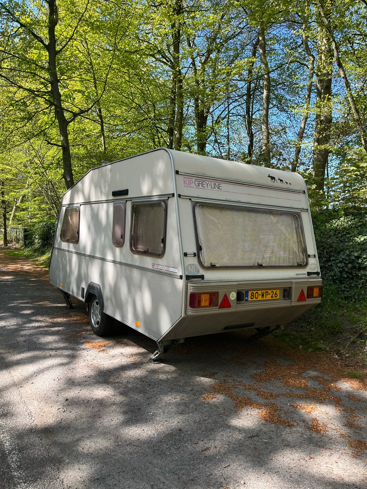 Kip Grey-Line Caravan - Compact en Comfortabel, Vast bed, Kip, Tot en met 2, Treinzit