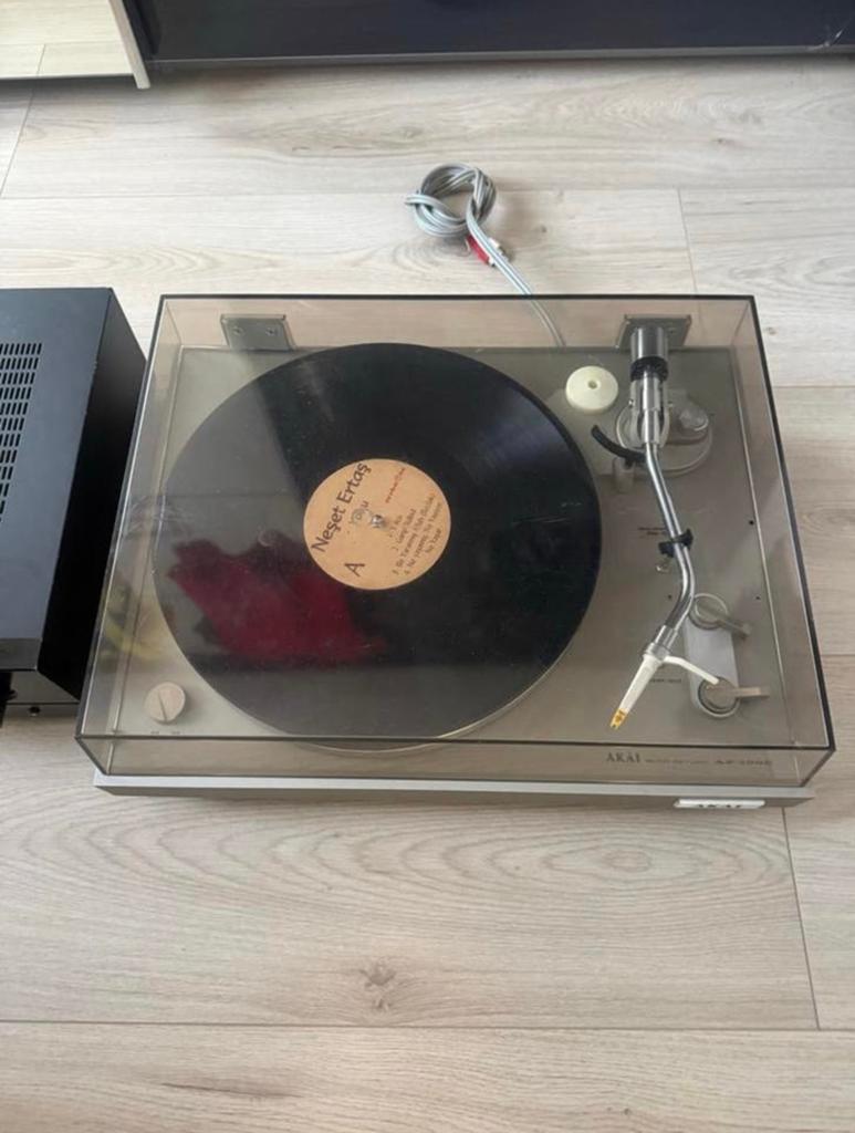 Akai AP-100C Platenspeler, Ophalen, Automatisch, Zo goed als nieuw, Platenspeler
