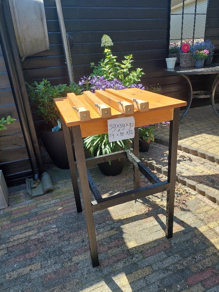Tafel middel-hoog. / laag, Ophalen, Gebruikt, Vierkant, 55 tot 75 cm