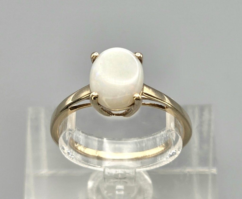 Gouden Vintage ring met edelsteen opaal. 2026/531, Ophalen of Verzenden, Goud, Ring, Met edelsteen