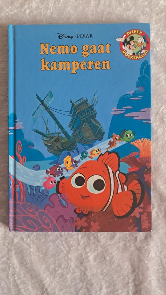 Net kinderboek: Nemo gaat kamperen, Disney's Boekenclub, Boeken, Ophalen of Verzenden, Zo goed als nieuw, Fictie algemeen