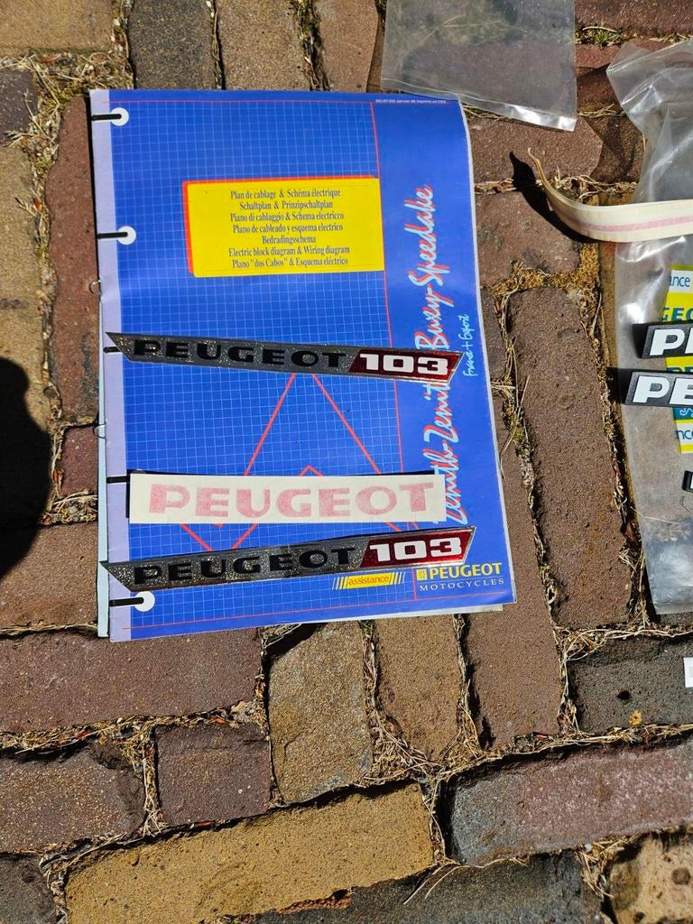 Nos peugeot stickers ,embleem, Fietsen en Brommers, Brommeronderdelen | Oldtimers, Ophalen of Verzenden, Nieuw, Overige merken
