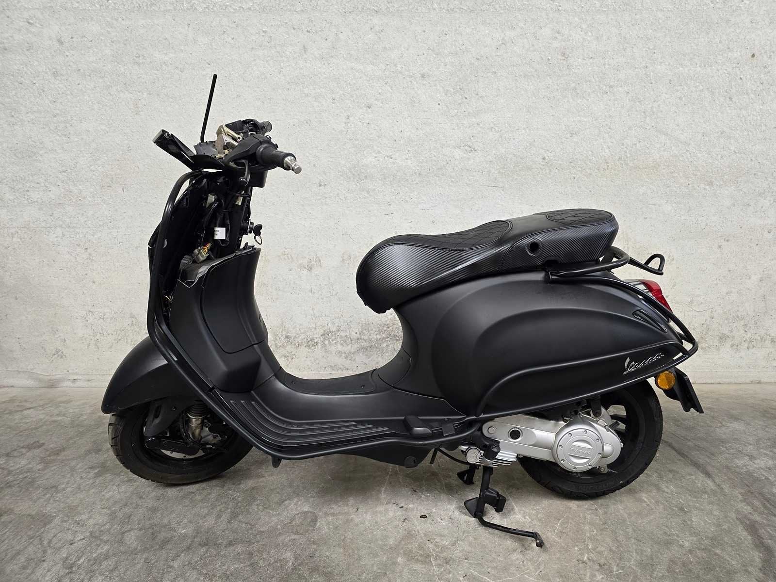 Vespa - Snorscooter - Sprint 50 - 4T 25km uitvoering dsr46d, Fietsen en Brommers, Gebruikt, Overige modellen