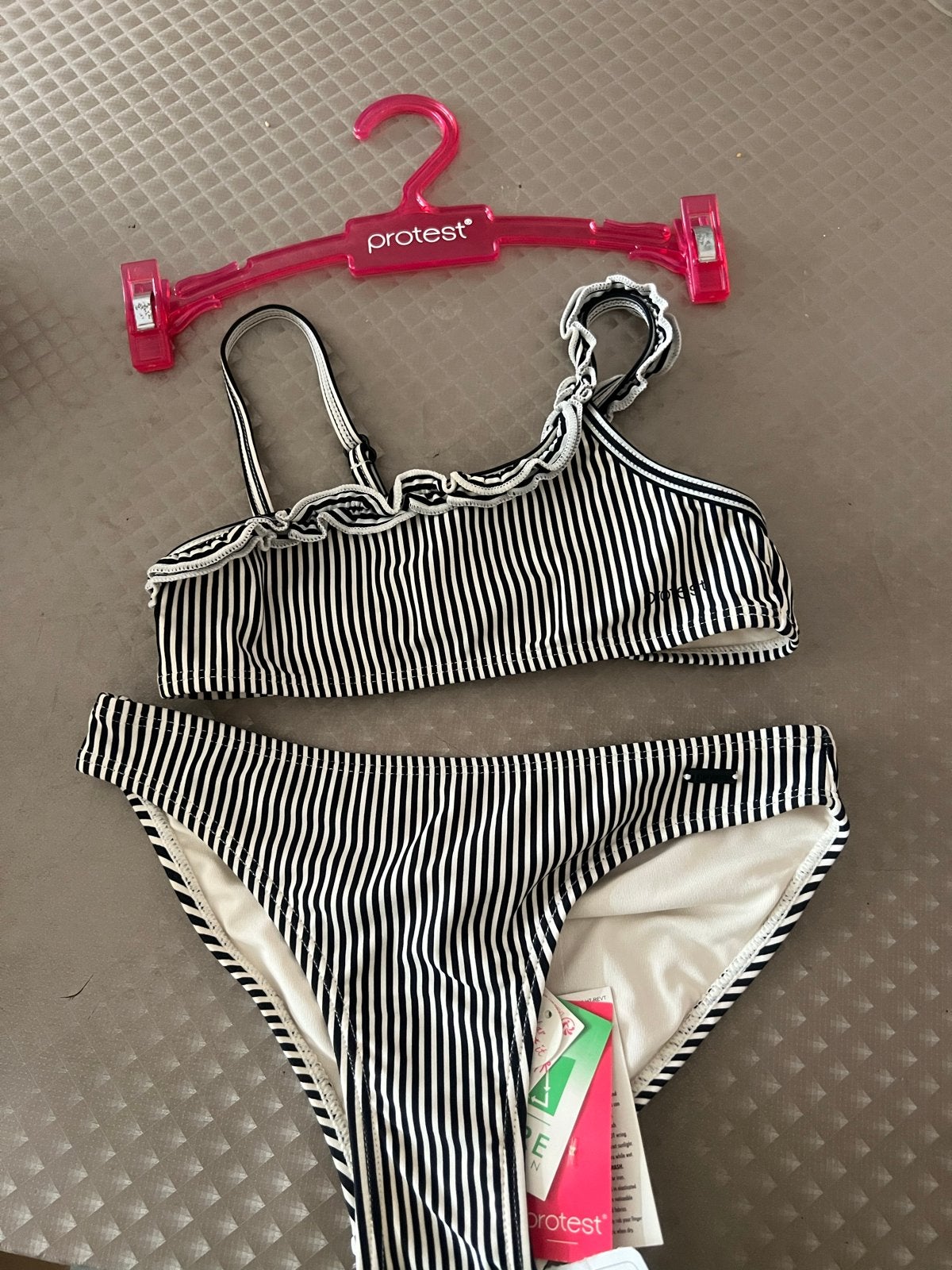 Protest Bikini Meisje Maat 128 - Zwart-Wit Gestreept, Ophalen of Verzenden, Nieuw, Meisje, Sport- of Zwemkleding