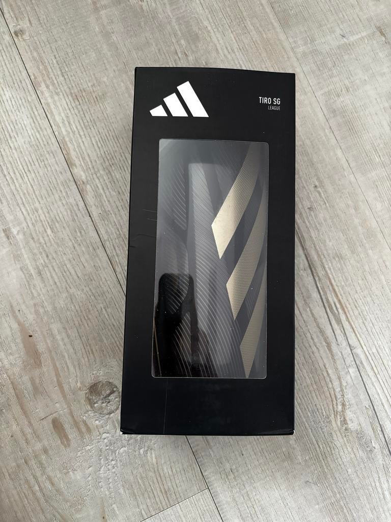 Adidas Tiro SG League Scheenbeschermers - Nieuw in doos, Ophalen of Verzenden, Nieuw, Overige typen