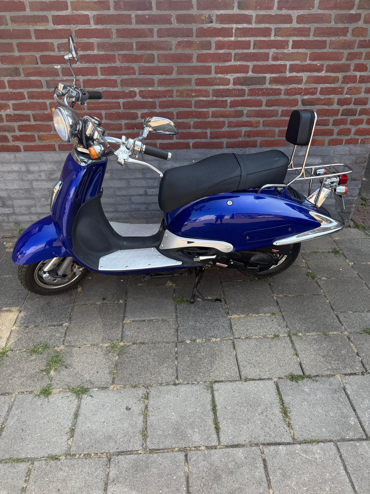 Blauwe retro scooter - Zo goed als nieuw, Fietsen en Brommers, Ophalen, Zo goed als nieuw, Maximaal 45 km/u