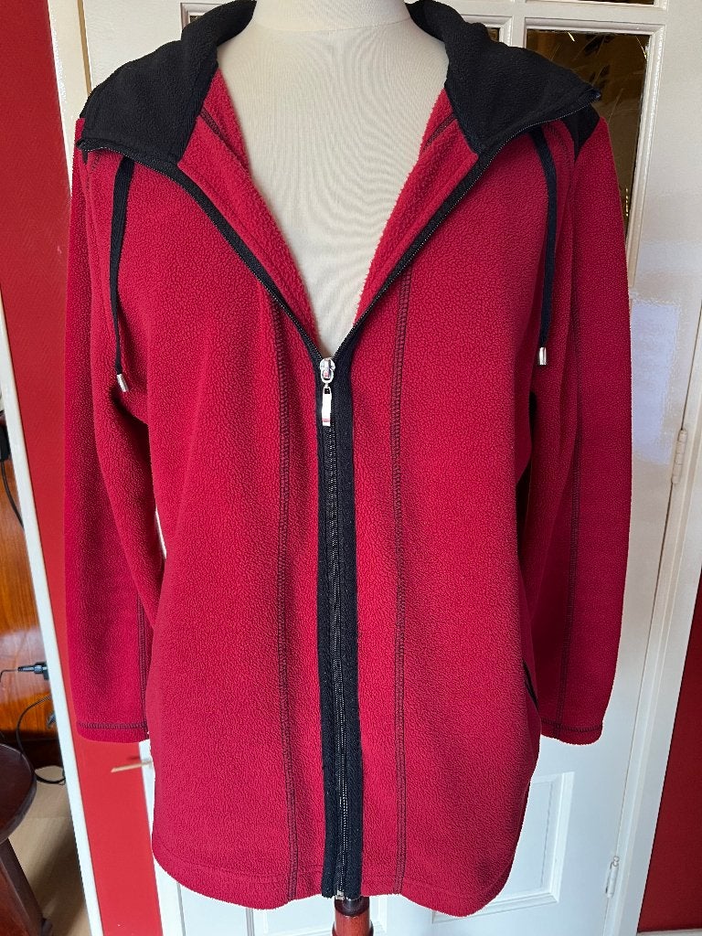 rood zwarte fleece vest, Ophalen, Zo goed als nieuw, Maat 42/44 (L), Rood