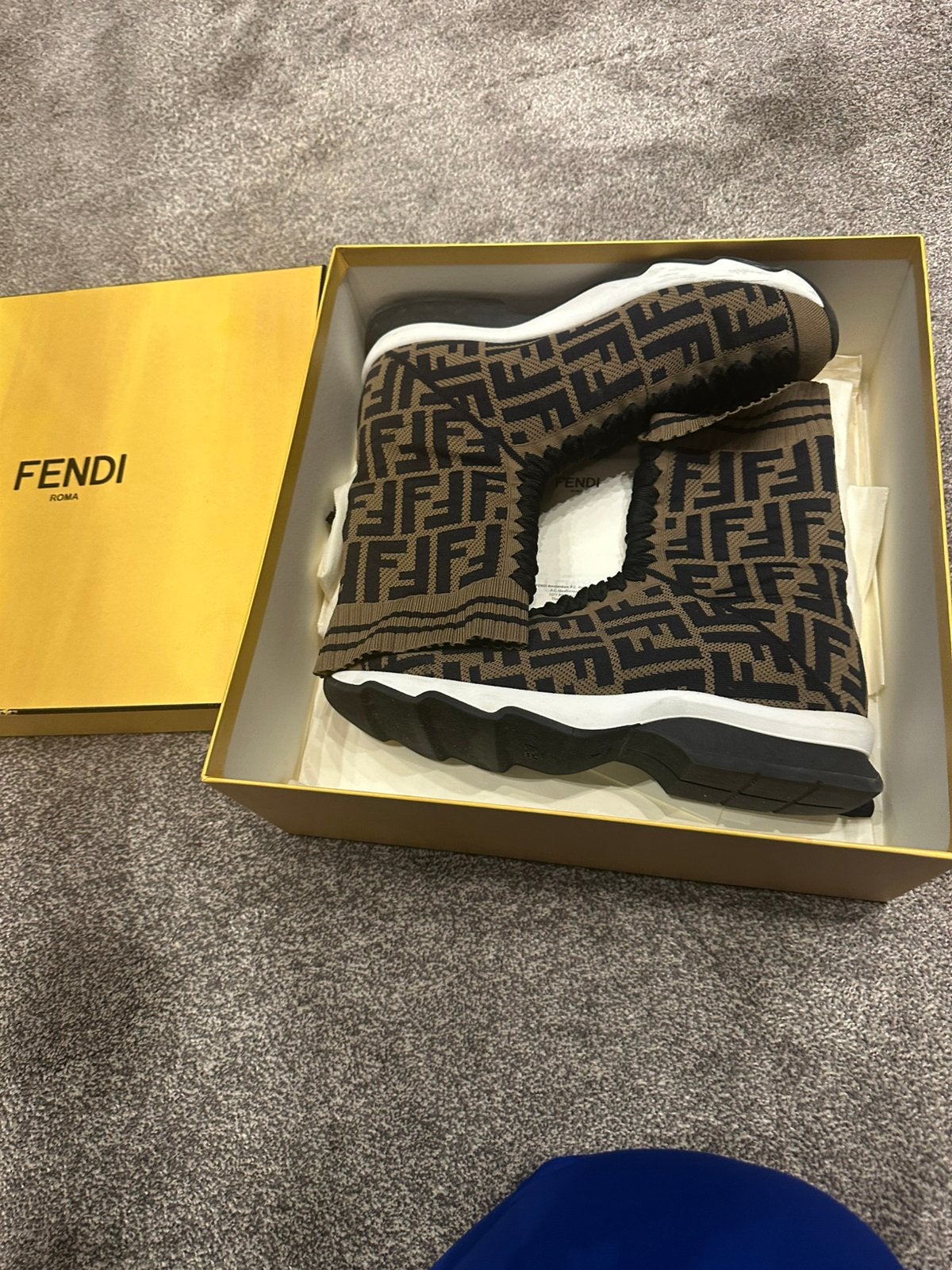 Fendi sneakers, Bruin, Ophalen of Verzenden, Sneakers of Gympen, Zo goed als nieuw