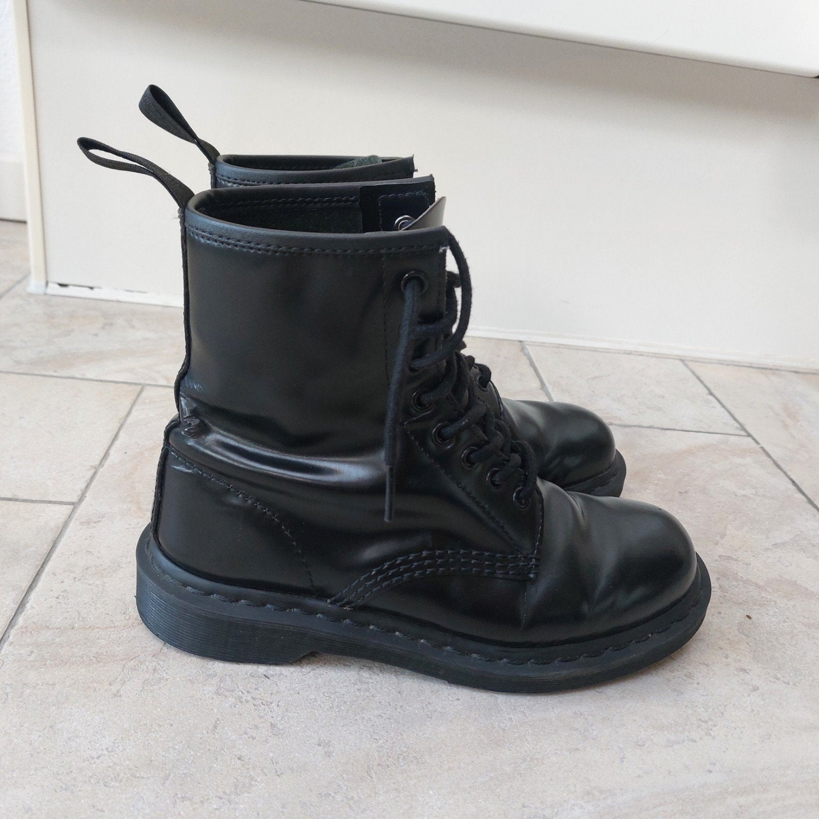 Dr.Martens Mono Black maat 38(1460), Kleding | Dames, Schoenen, Dr.Martens, Zwart, Lage of Enkellaarzen, Ophalen of Verzenden