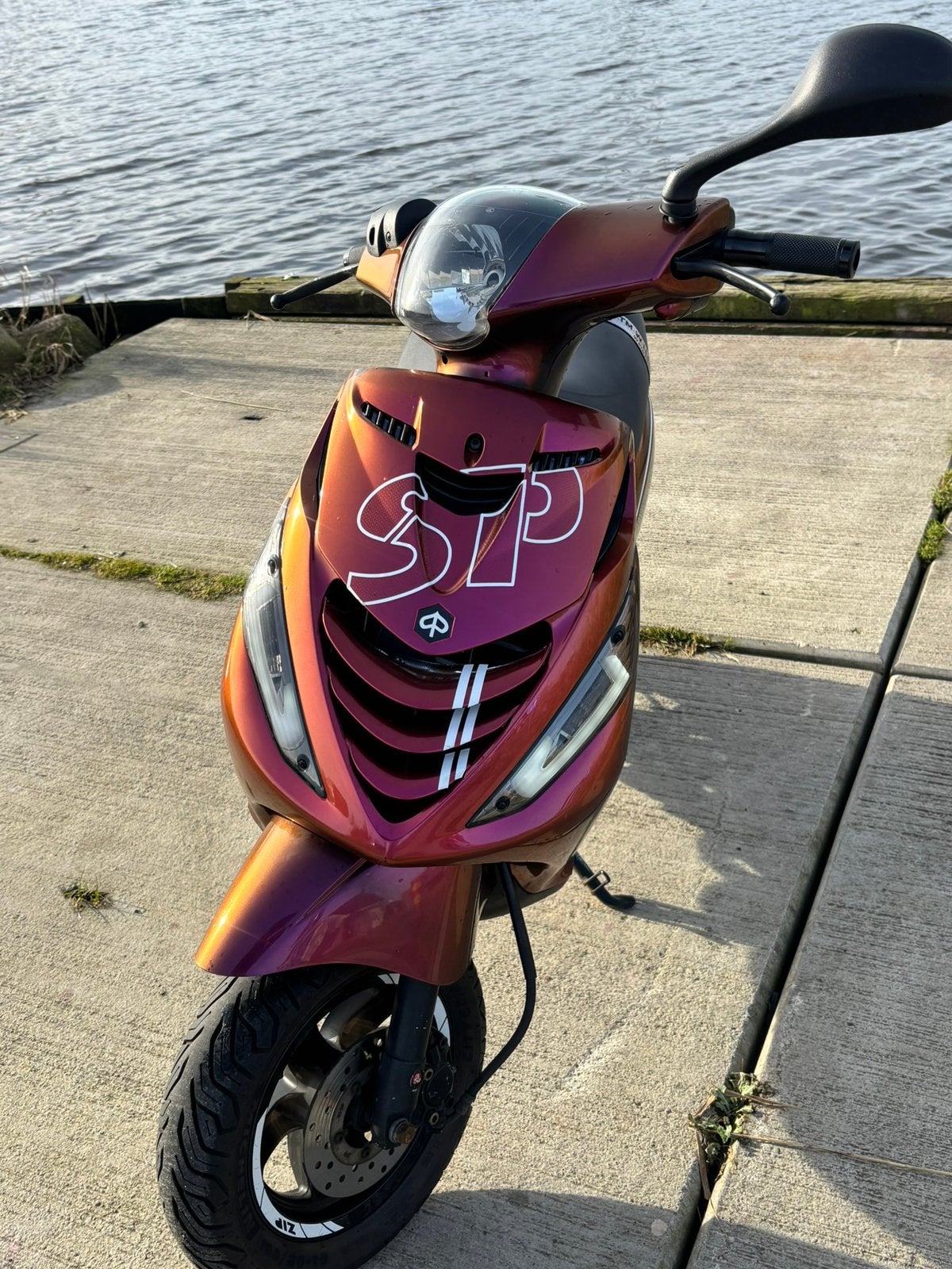 Piaggio Zip 50cc iGET 2020, Fietsen en Brommers, Snorfietsen en Snorscooters, Zo goed als nieuw, Piaggio, Benzine, Ophalen
