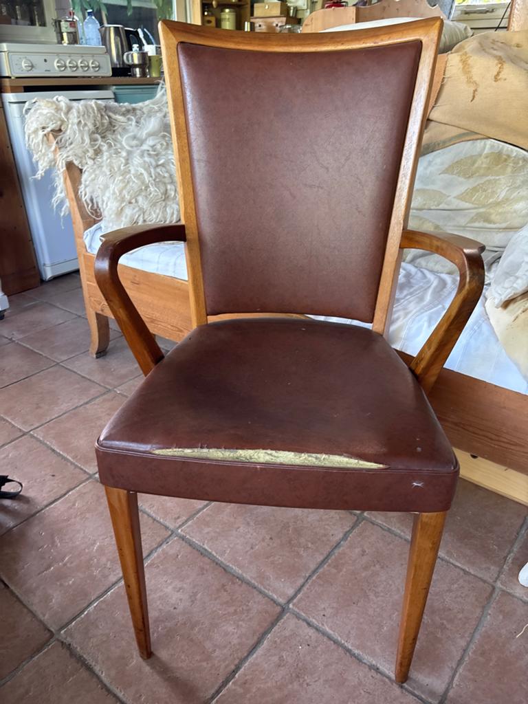 Vintage stoel met armleuningen - renovatie nodig, Ophalen