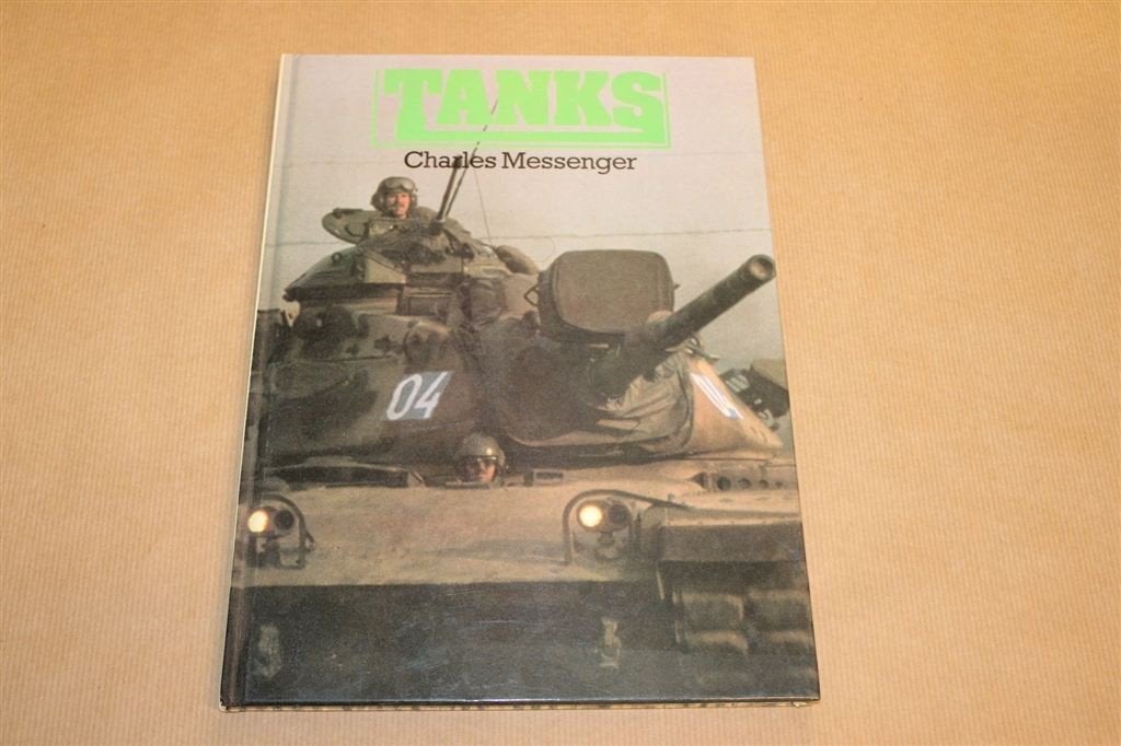 Tanks — Fotoboek Militaire Voertuigen Groot Formaat 1984, Ophalen of Verzenden, Tweede Wereldoorlog, Gelezen, Overige onderwerpen
