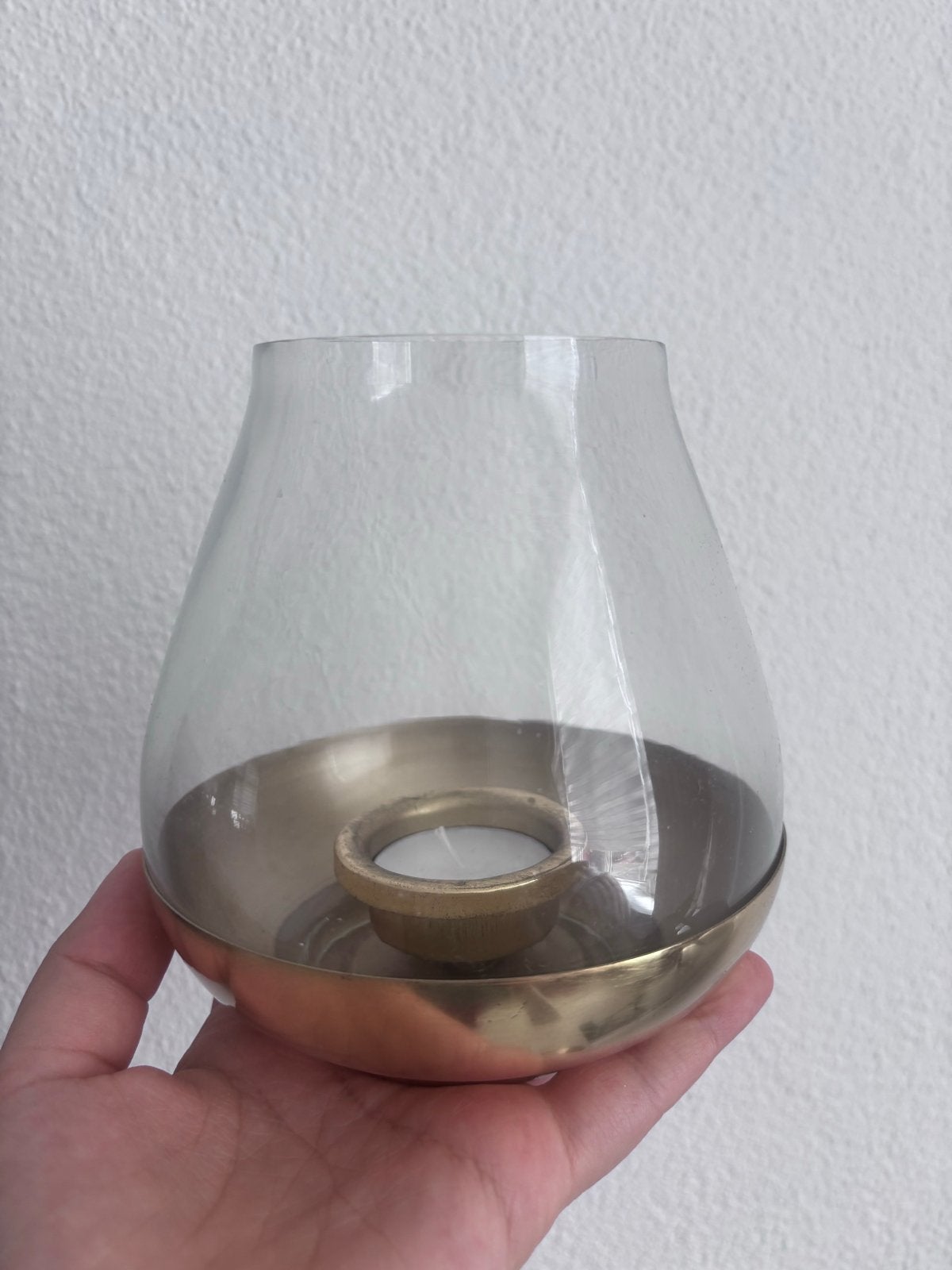 Gouden kaarshouder met glazen windlicht, Huis en Inrichting, Woonaccessoires | Kandelaars en Kaarsen, Gebruikt, Overige kleuren