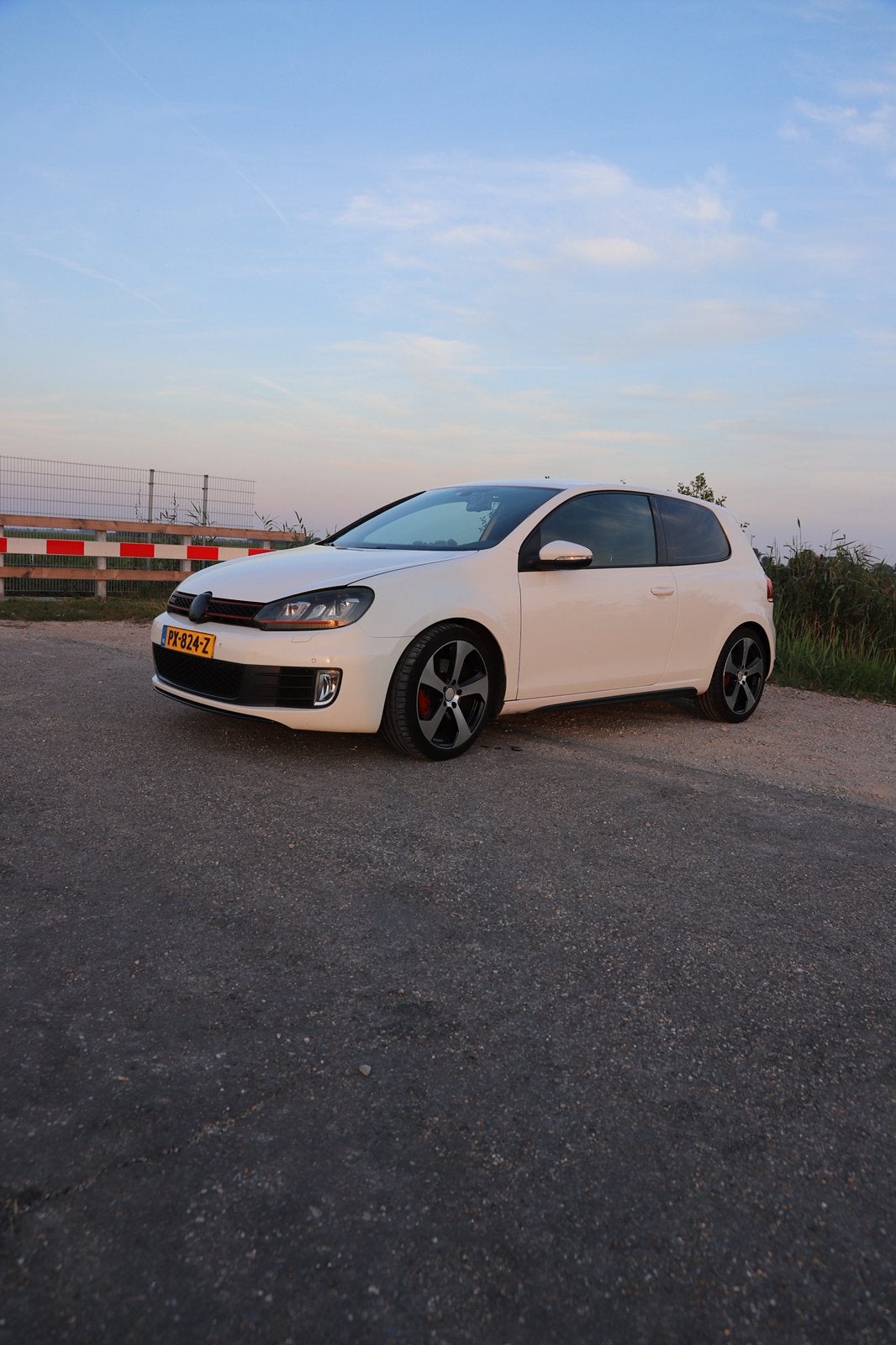 Volkswagen Golf 2.0 GTI 155KW DSG 2011 Wit, Euro 5, Stof, 4 cilinders, 14 km/l