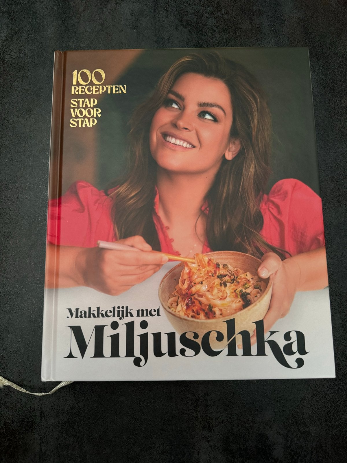 Kookboek: Makkelijk met Miljuschka - 100 recepten, Ophalen of Verzenden, Zo goed als nieuw
