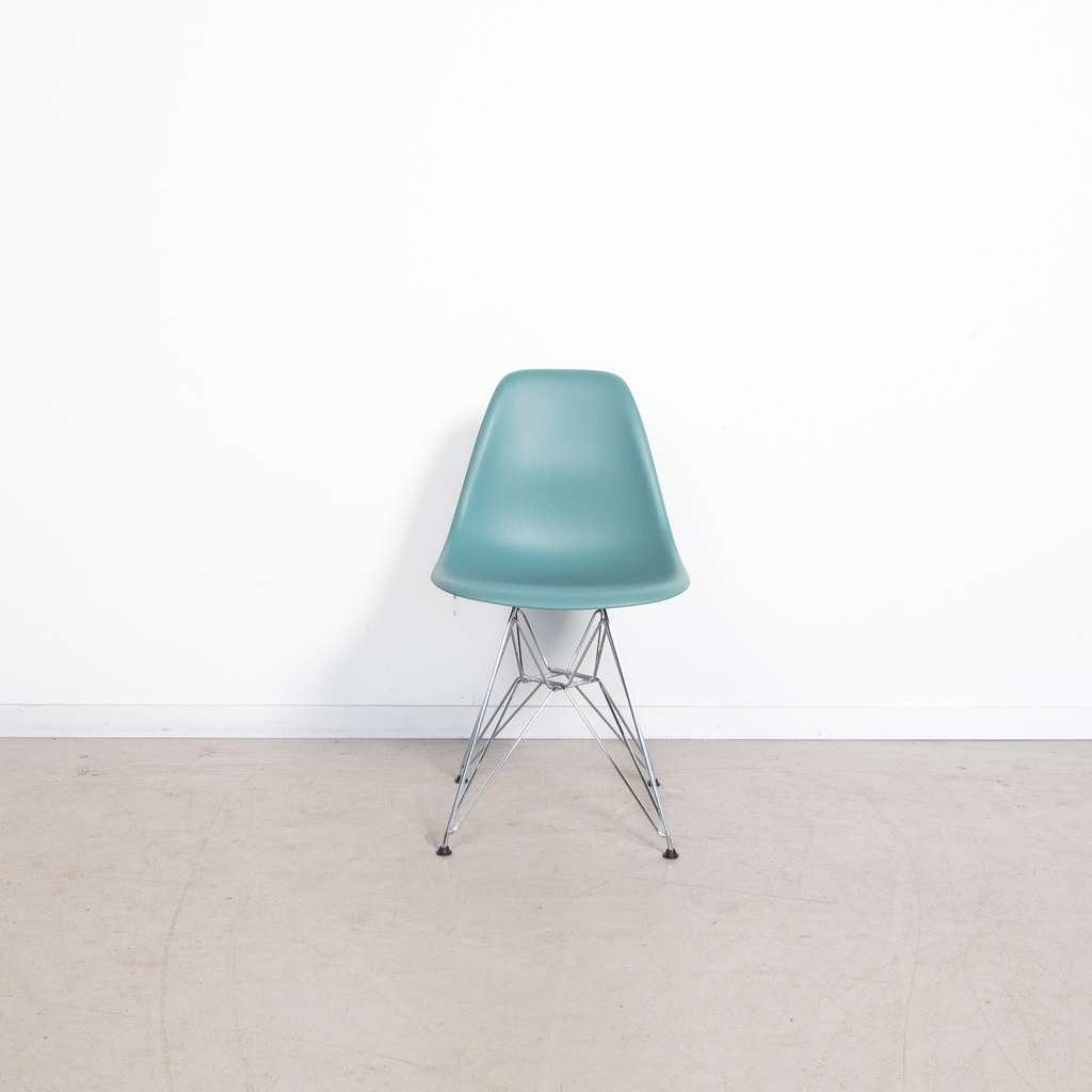 12x Vitra Eames DSR Stoel Lichtblauw Kunststof – Chroom, Niet ingevuld, Kunststof, Overige kleuren, Niet ingevuld